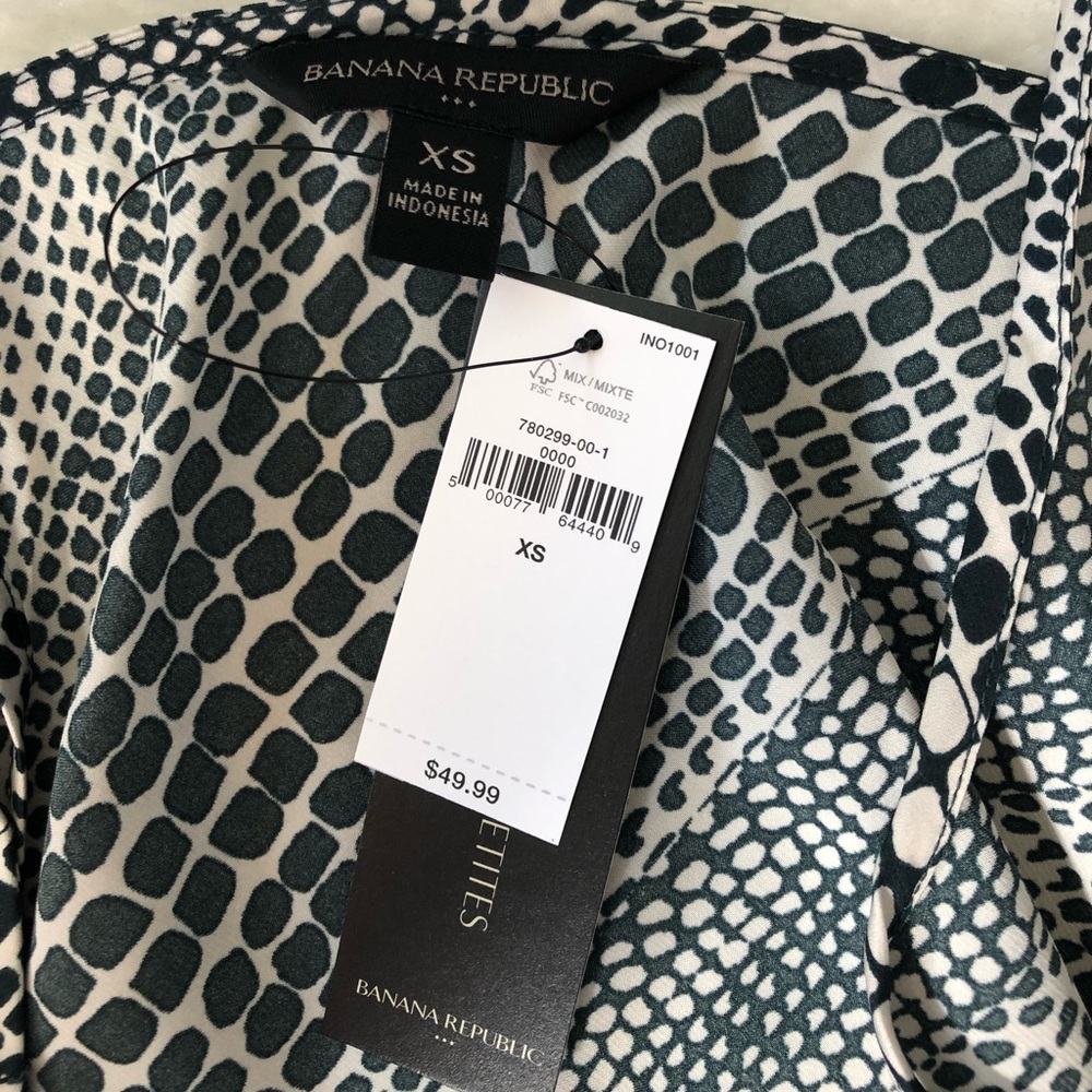 Banana Republic | Silky Cowl Camisole - Picture 3 of 8